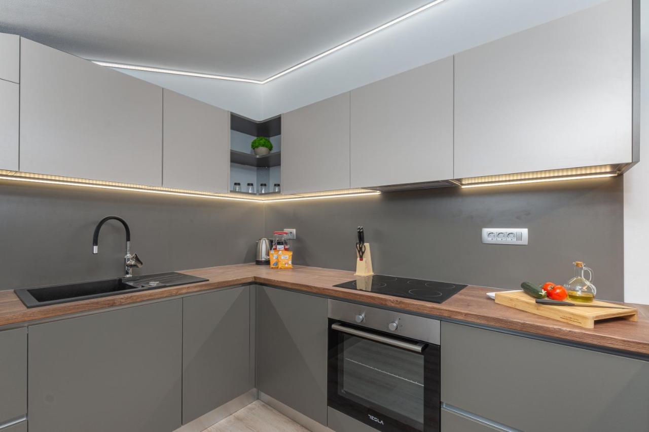 Apartment Ena Near Pula Amphitheater Eksteriør bilde
